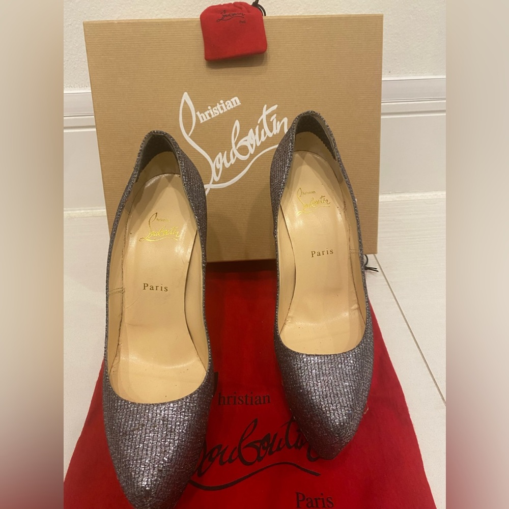 PRICE DROP!!! Christian Louboutin Dafodile 160 Lady Glitter Heels in Silver